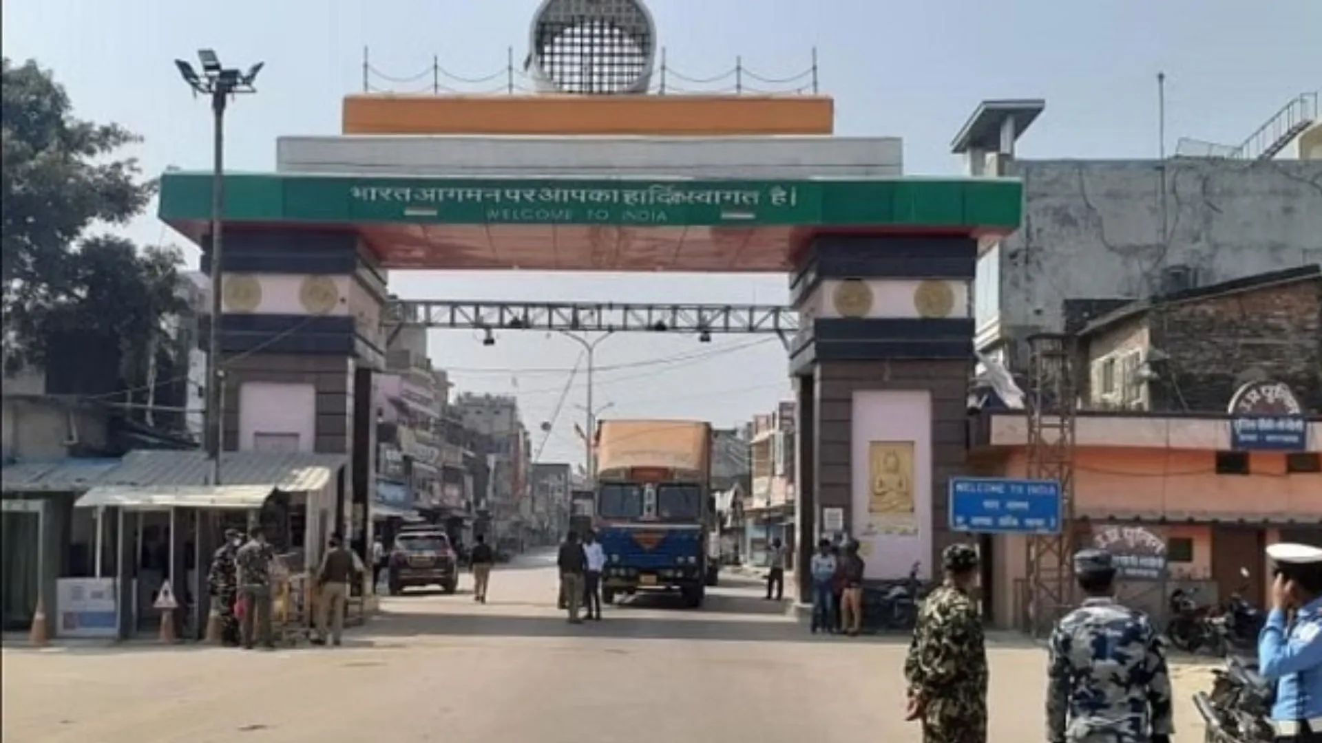 भारत में घुसपैठ की फिराक में पाकिस्तानी-बांग्लादेशी नागरिक, नेपाल सीमा पर हाई अलर्ट...SSB जवानों ने संभाला मोर्चा  