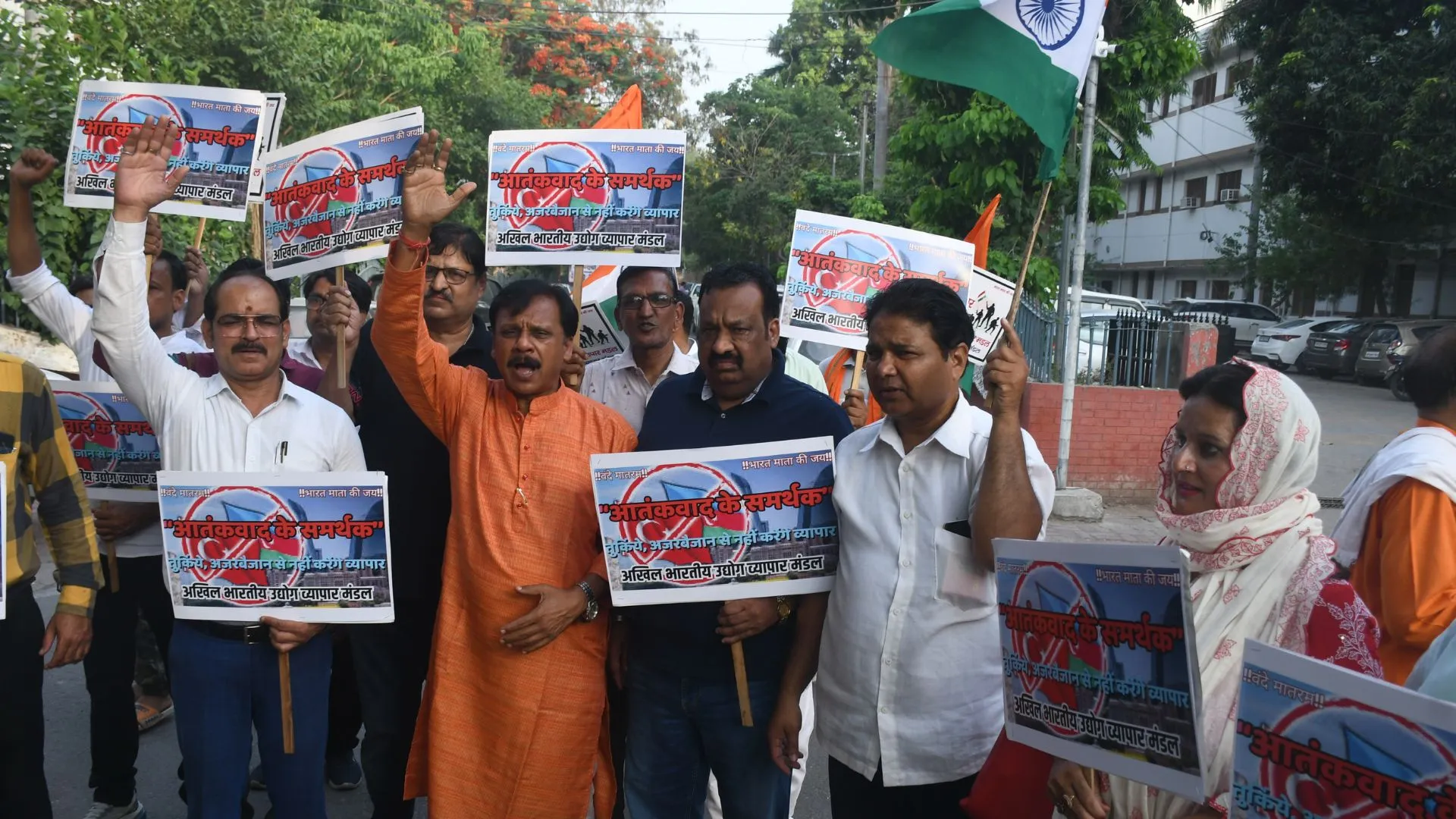 कारोबार से पहले देश.....यूपी से लेकर दिल्ली तक व्यापारियों की हुंकार, नहीं होगा तुर्की से व्यापार 