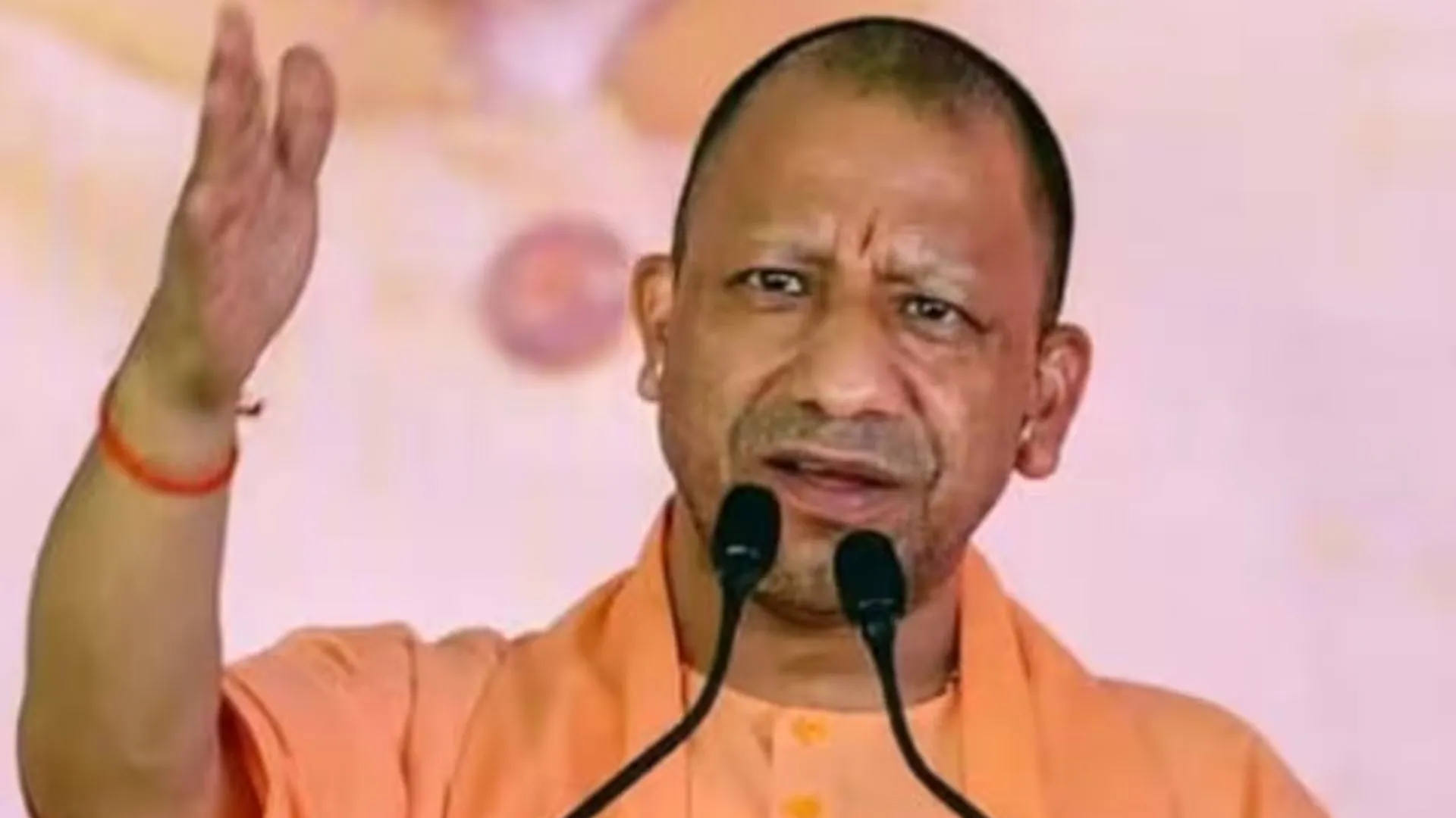 Waqf के नाम पर कब्जाई सरकारी जमीन, योगी सरकार ने ढहाए 450 अवैध निर्माण