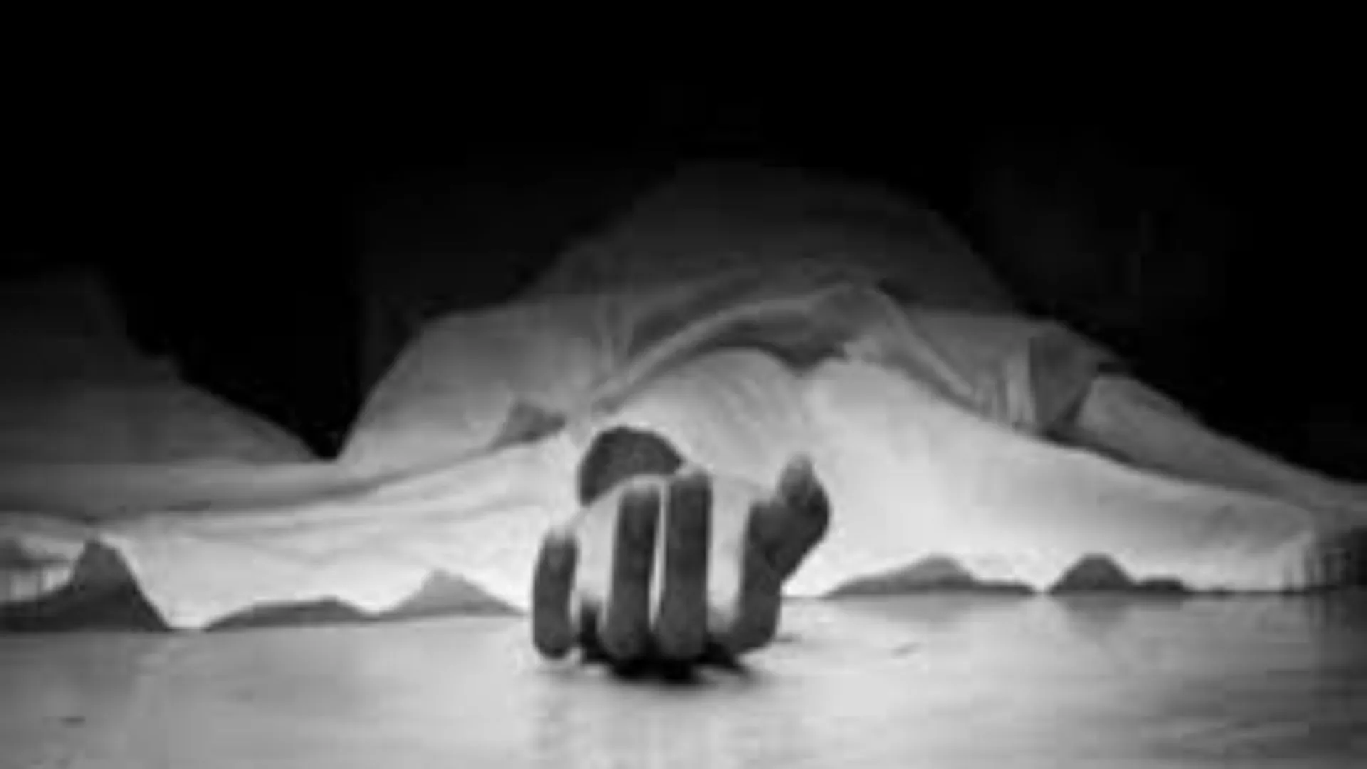 बस्ती में महिला का मिला अधजला शव, नहीं हो सकी पहचान, CCTV खंगाल रही पुलिस 