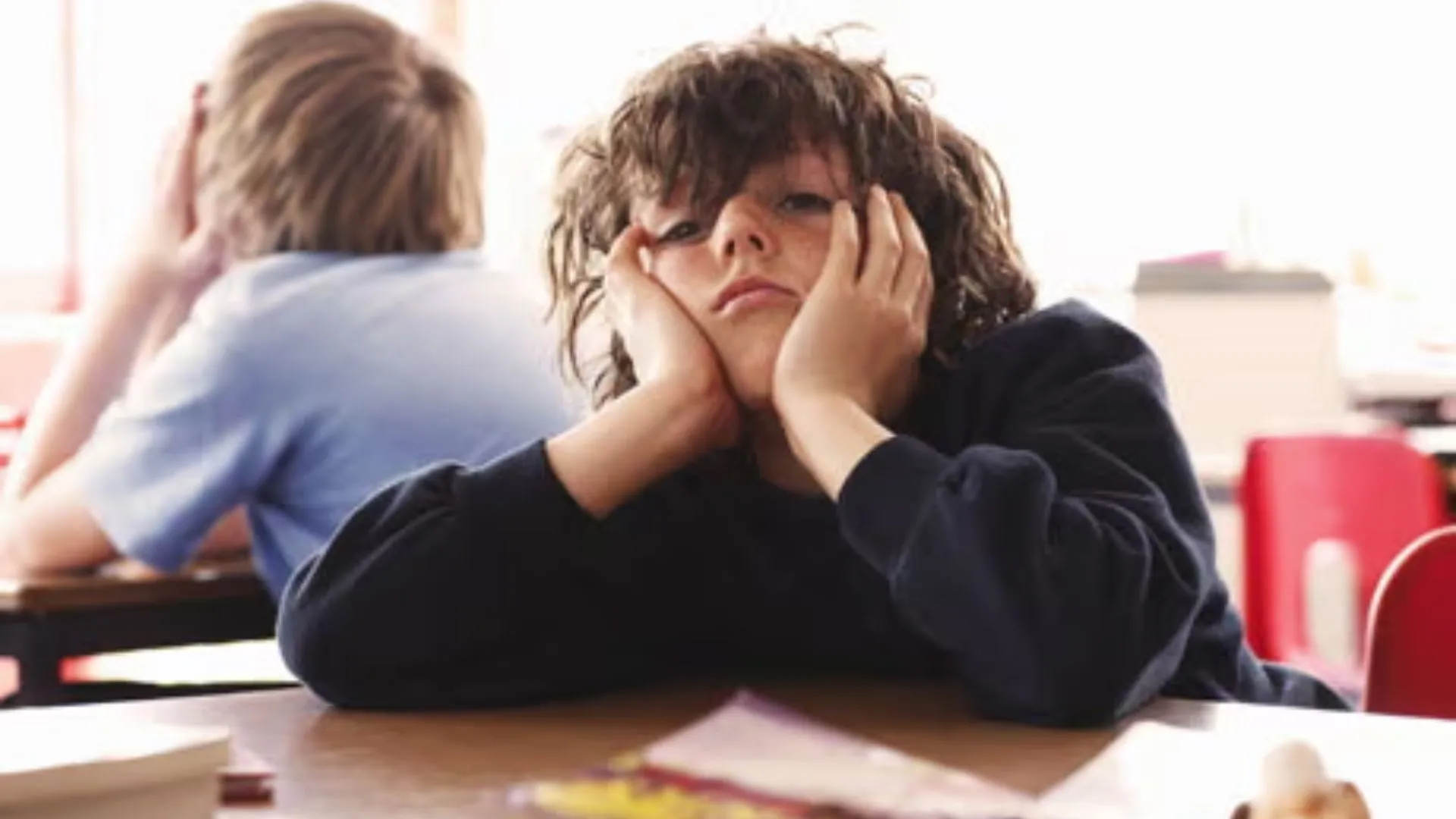 बोर होना आपके लिए हो सकता है अच्छा, बेहतर या बदतर बना सकता है आपका व्यवहार  