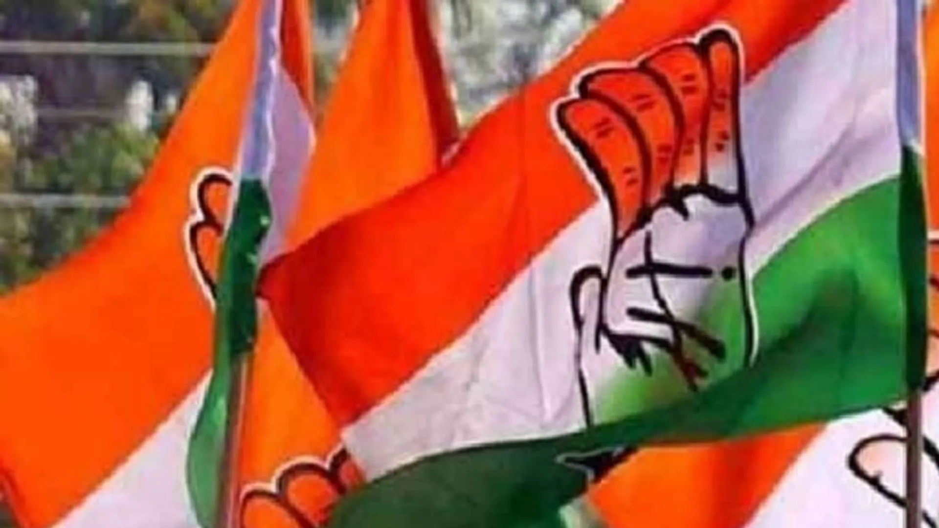 कांग्रेस ने निकाली तिरंगा यात्रा, भारतीय सेना के पराक्रम और सम्मान में किया आयोजन