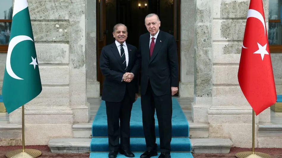 पाक-तुर्किये भाई-भाई! शरीफ-एर्दोआन ने मुलाकात कर दोहराया रणनीतिक साझेदारी बढ़ाने का संकल्प