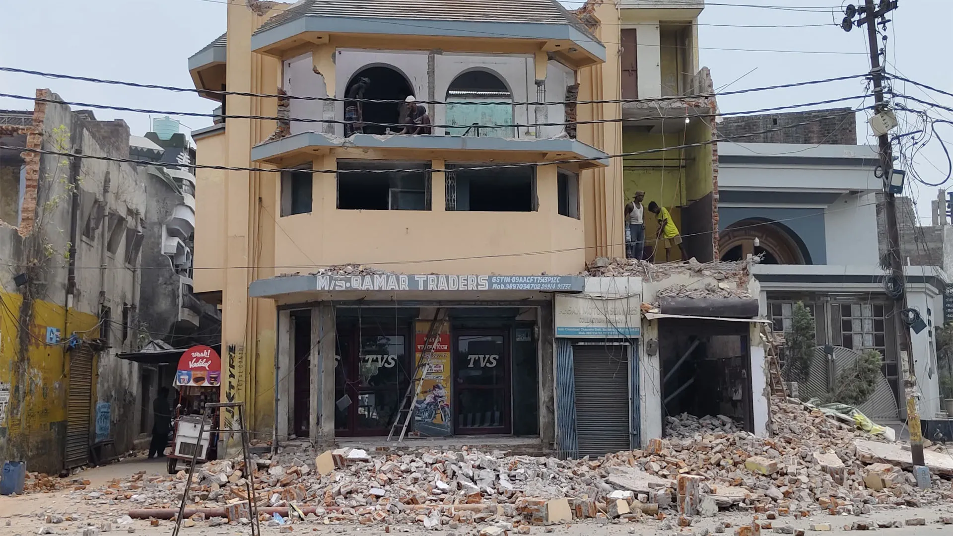 संभल: चंदौसी चौराहा चौड़ीकरण...दुकानें टूटने के बाद खड़ा हुआ रोजी रोटी का संकट