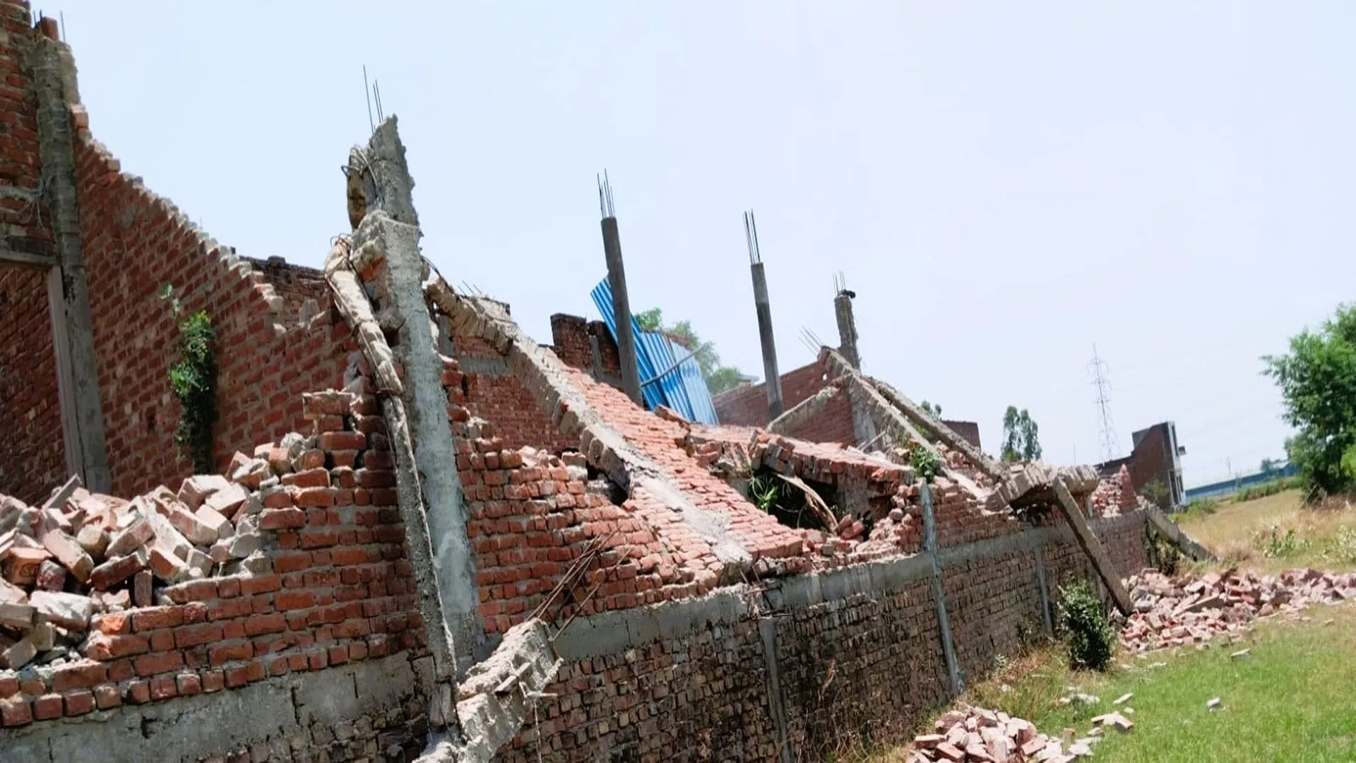 मुरादाबाद: अवैध निर्माण पर चला MDA का बुलडोजर...जोन-3 में चलाया अभियान