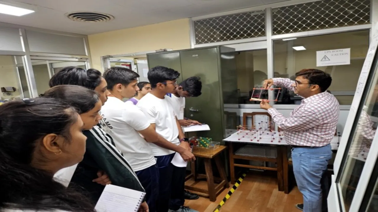 कानपुर : आधुनिक तकनीक में इंजीनियर की रुचि बढ़ाई