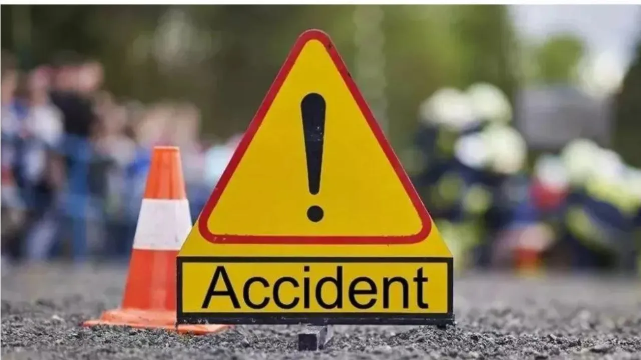 Kanpur: सड़क हादसे में दो दोस्तों की मौत; तेज रफ्तार वाहन ने बाइक में मारी टक्कर, शादी समारोह से लौट रहे थे, आरोपी की तलाश जारी