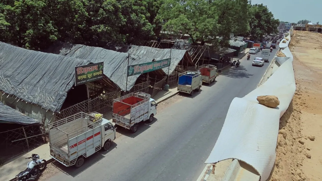 Lucknow News : जाम से कैसे मिलेगी राहत, जब एनएचआई पर सजती है आढ़त