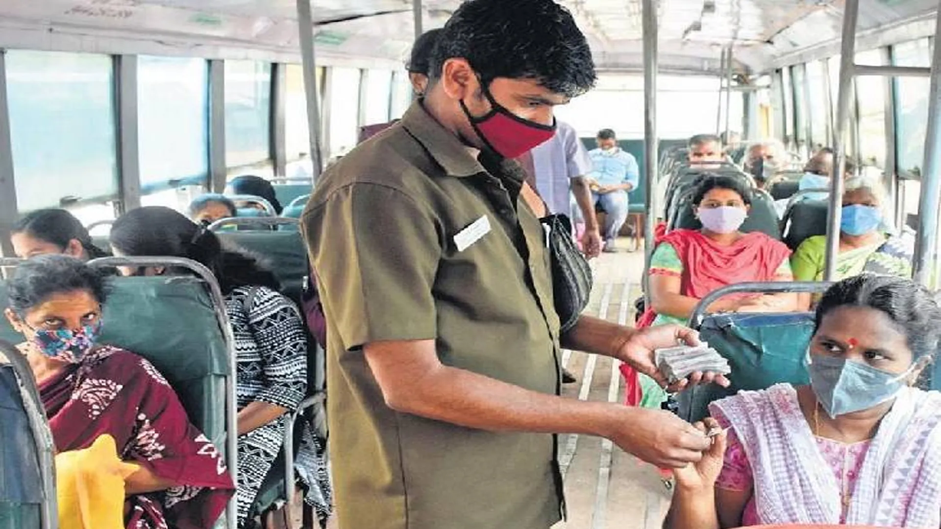 Bareilly: अल्टीमेटम...कंप्यूटर नहीं आता तो काटना पड़ेगा टिकट, प्रमोशन पर कंडक्टर से बने हैं लिपिक