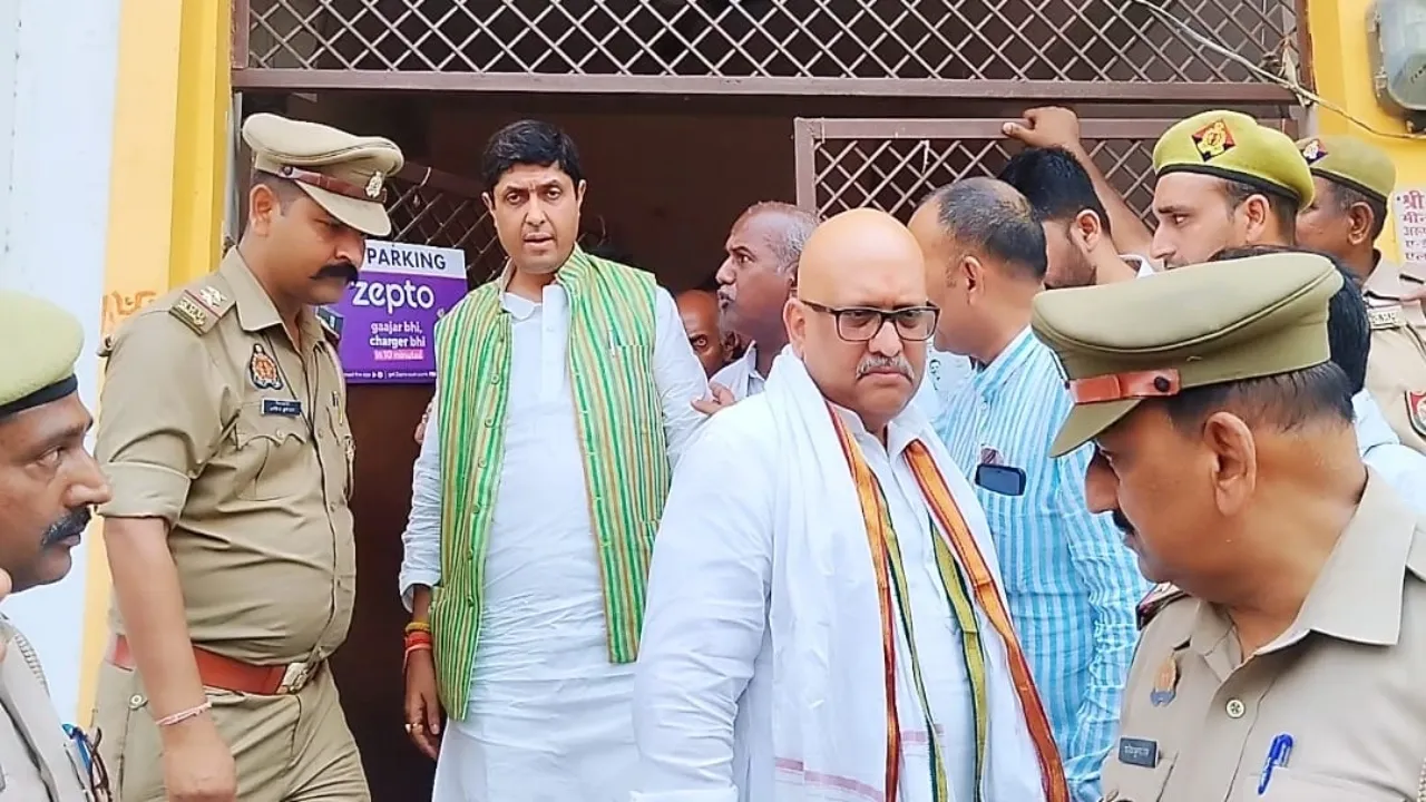 Double murder : पुलिस के खुलासे पर कांग्रेस ने उठाए सवाल, प्रदेश अध्यक्ष ने बोले- यूपी में कानून व्यवस्था फेल