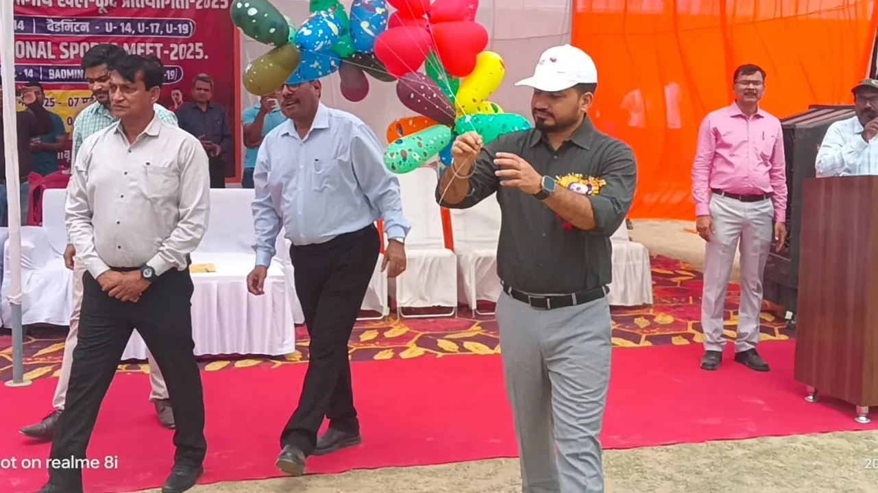 बाराबंकी : केंद्रीय विद्यालयों में खेल प्रतियोगिता का आगाज, उद्घाटन करने आये DM