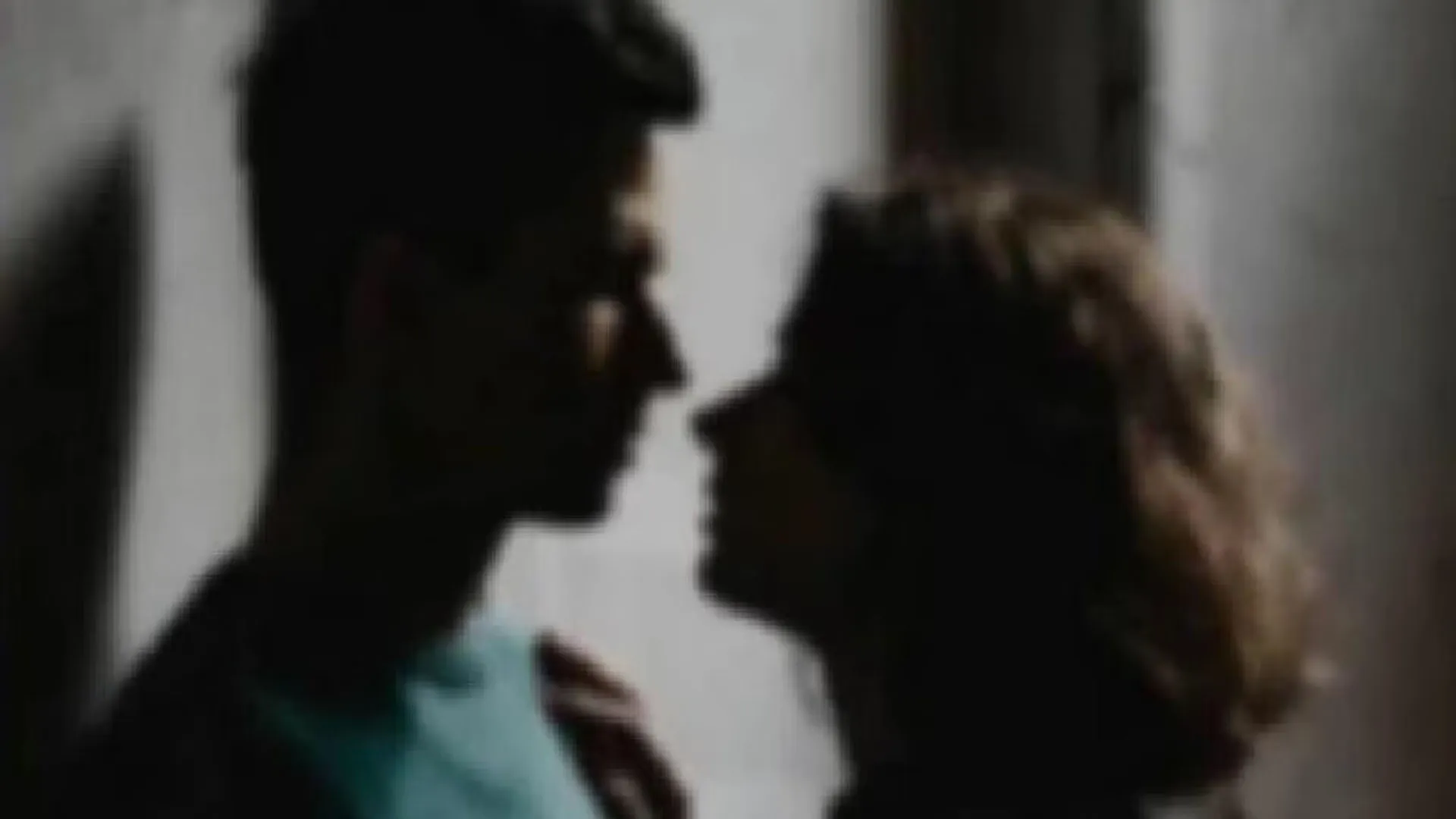 शाहजहांपुर: दूसरे मर्दों से संबंध बनाने को कहता था पति...महिला बोली-जान दूंगी मगर आबरू नहीं बेचूंगी