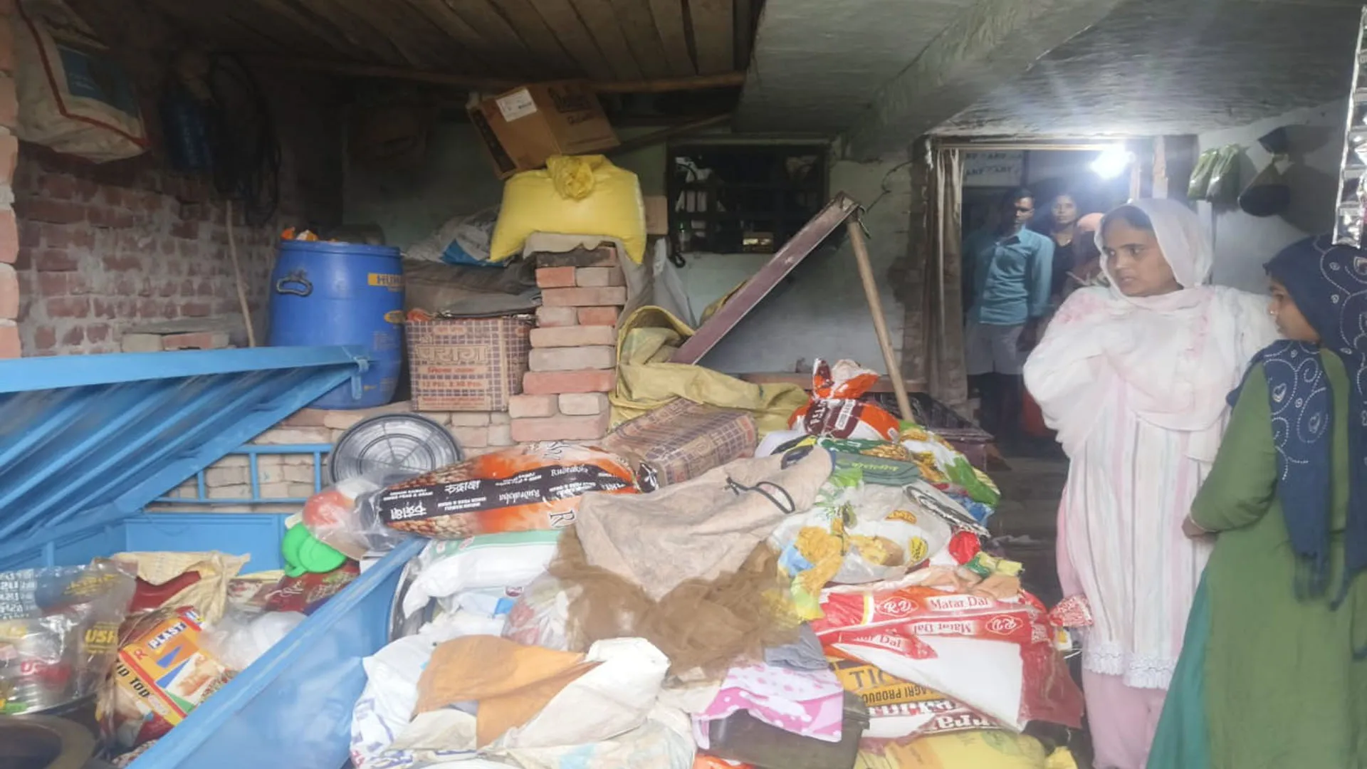 लखीमपुर खीरी: चोरों ने पांच घरों को बनाया निशाना...नकदी समेत लाखों के जेवर लेक चंपत