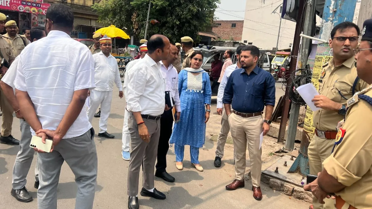 छाया चौराहे का होगा जीर्णोद्धार, अतिक्रमण मुक्त होगा शहर : डीएम का ईओ नगर पालिका को निर्देश