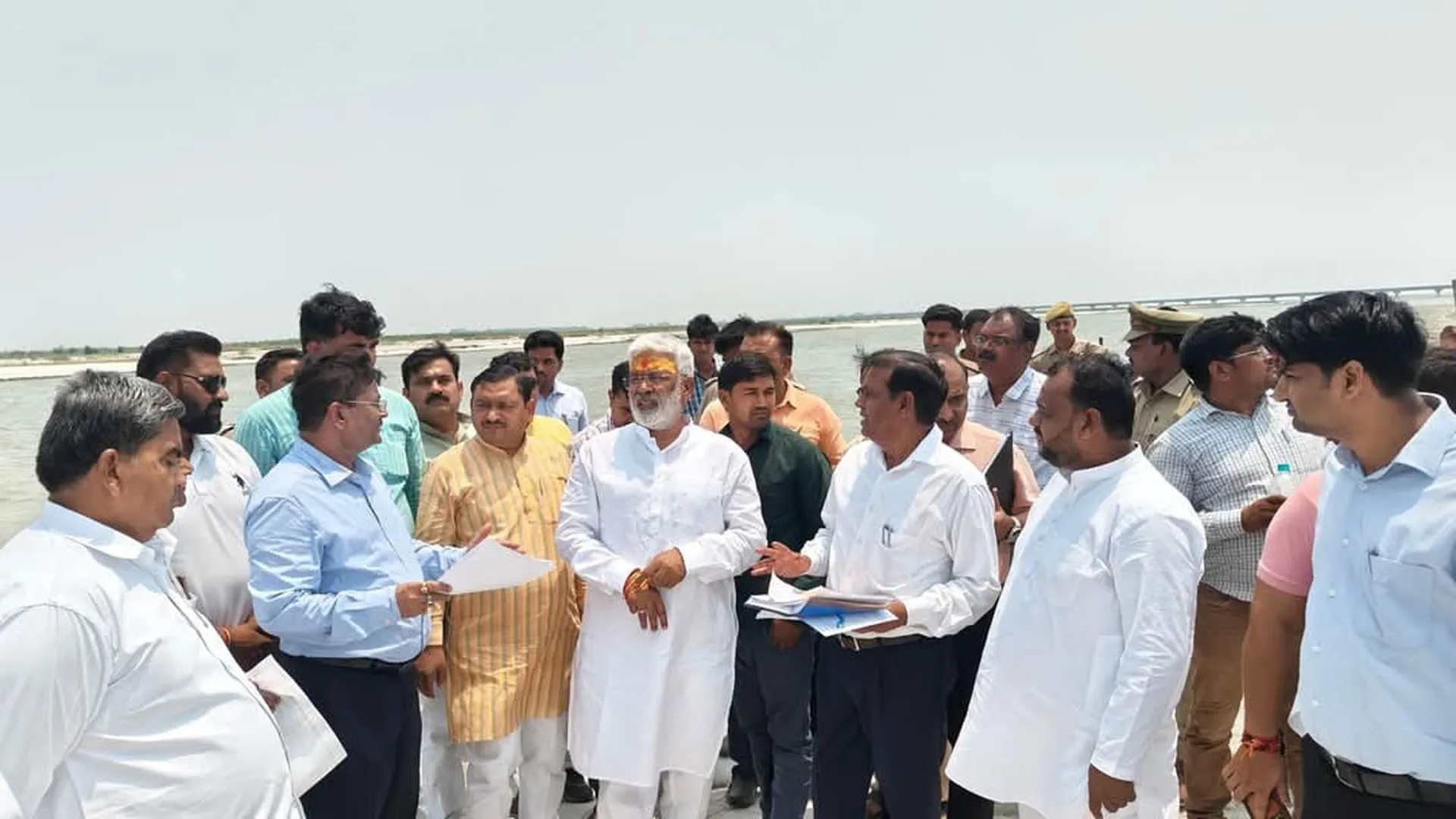 कासगंज: बाढ़ रोधी कार्यों को 15 दिनों में गुणवत्ता के साथ करें पूरा