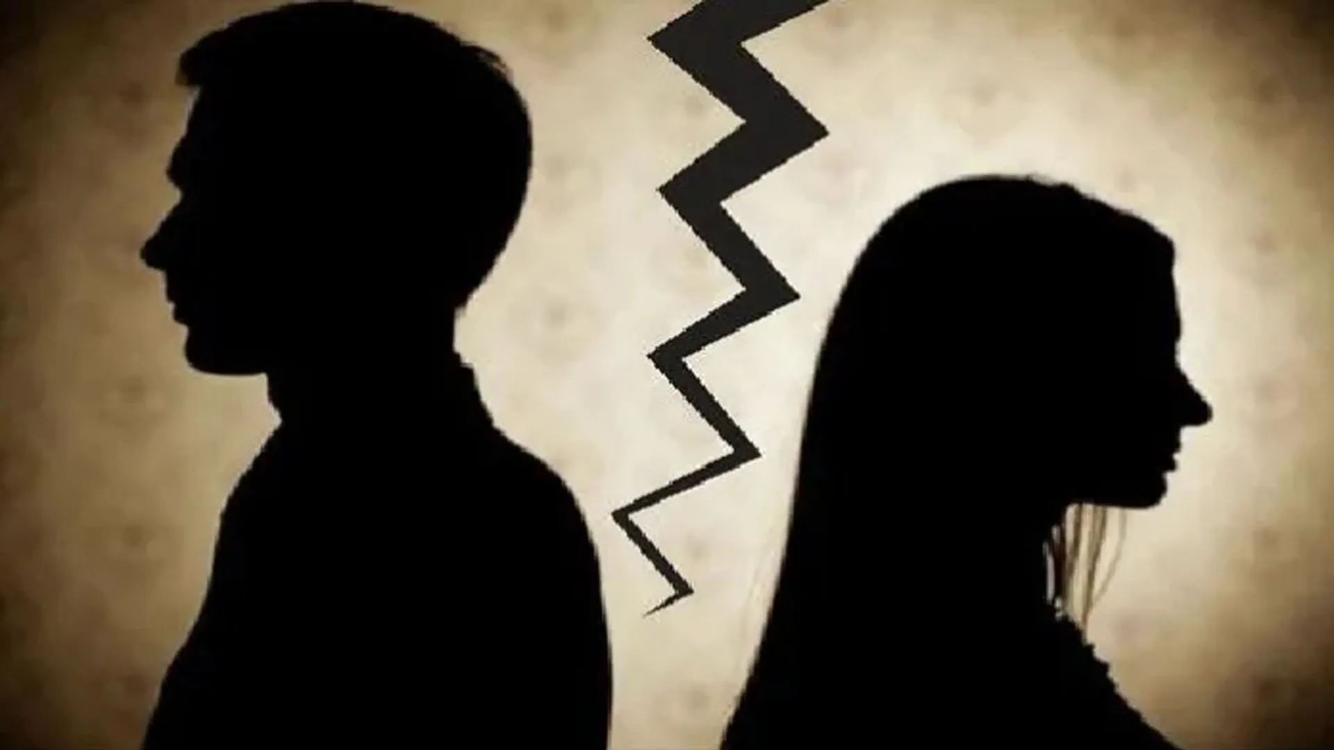 रामपुर: दो लाख रुपये और बाइक नहीं मिली, पत्नी को दिया तलाक