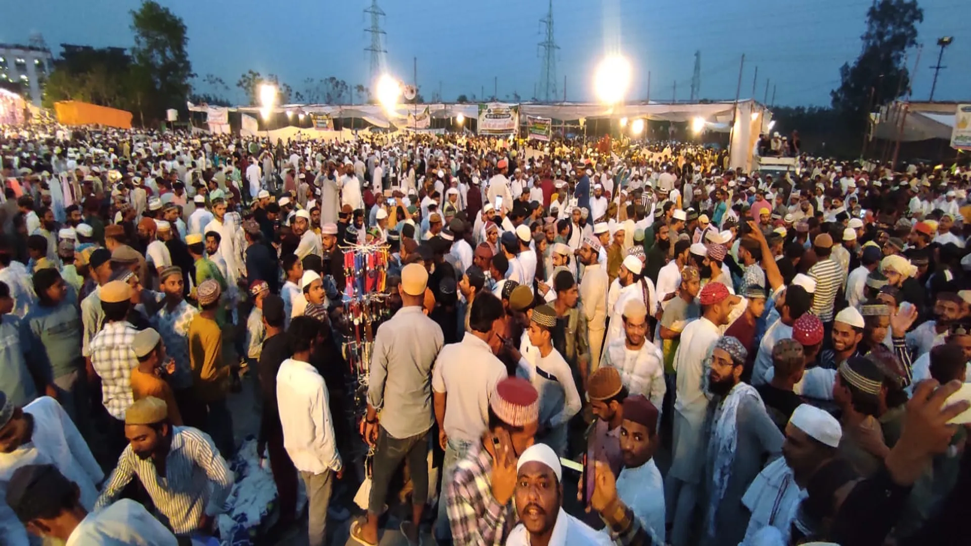 Bareilly:उर्स-ए-ताजुश्शरिया...जामियातुर्रजा और दरगाह आला हजरत पर कुल की रस्म अदा