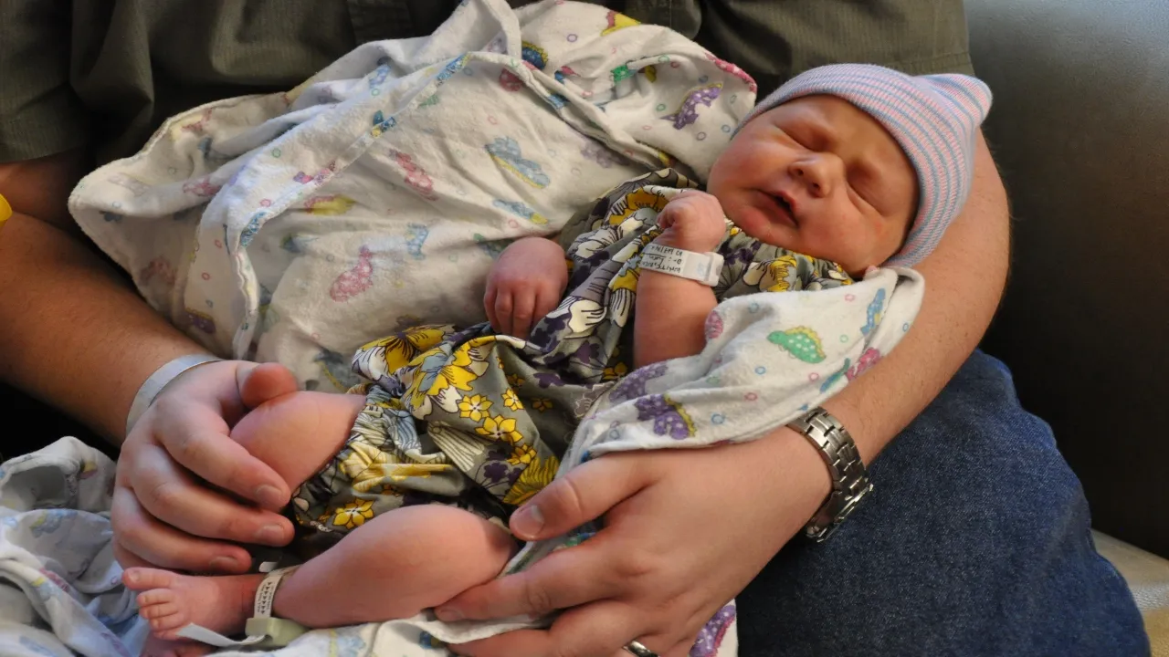 कानपुर : शिशु की गर्भनाल के संक्रमण से लिवर में हो रही दिक्कत, जीएसवीएम मेडिकल कॉलेज के हैपोटोलॉजिस्ट ने की स्टडी 