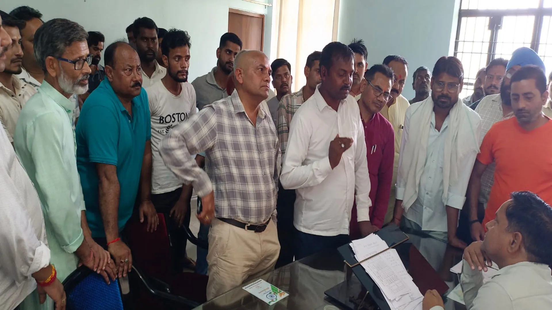 लखीमपुर खीरी: 43 दुकानदारों को नगर पंचायत ने भेजा नोटिस...व्यापारियों में फैला आक्रोश