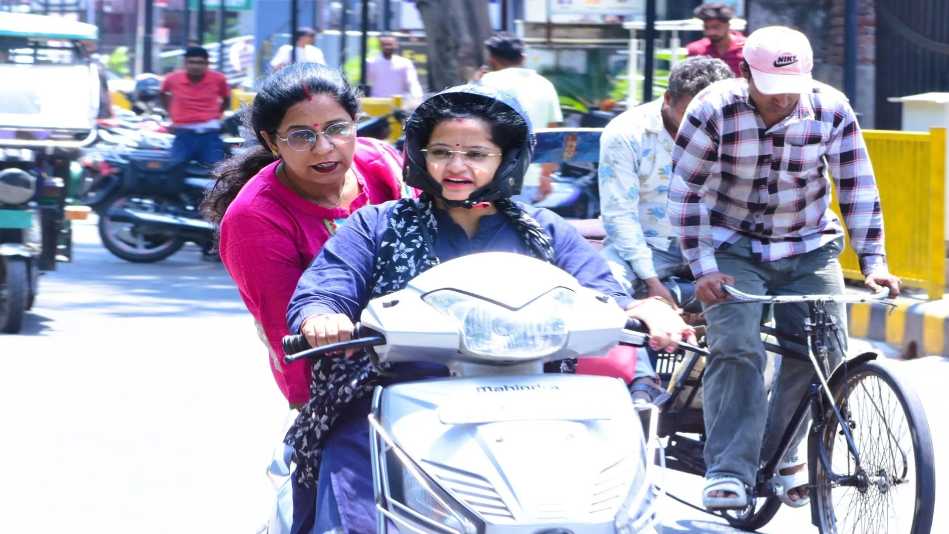 मुरादाबाद: नौतपा के दूसरे दिन तपे लोग, तेज धूप से बढ़ी उमस