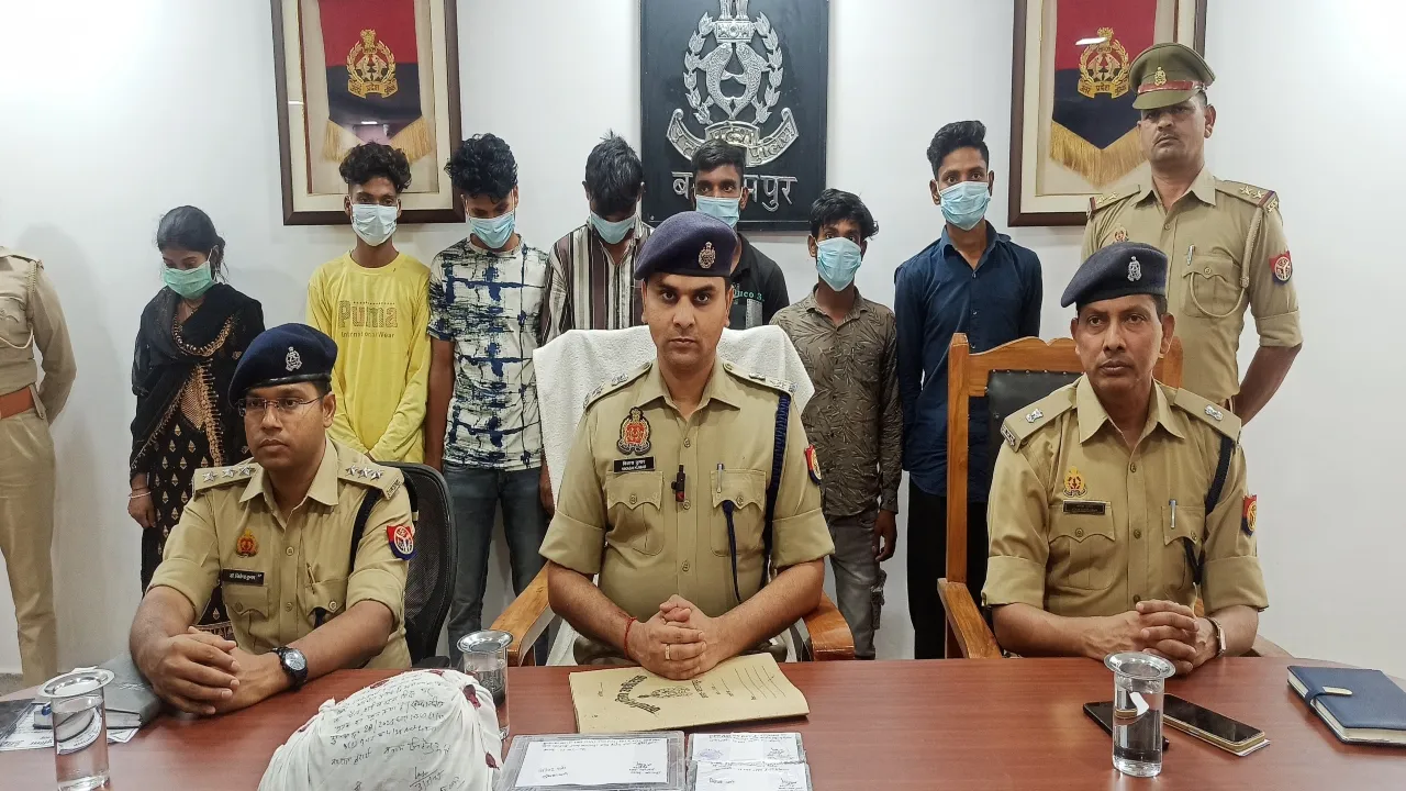 बलरामपुर : प्यार में पत्नी बनी कातिल, प्रेमी और उसके दोस्तों से कराई पति की हत्या, सात गिरफ्तार