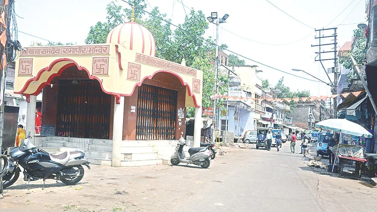 Kanpur: नगर निगम ने परमट मंदिर कॉरिडोर का काम अधूरा छोड़ा, दूसरे चरण में होने वाले कार्य ठप, लोगों को हो रही परेशानी
