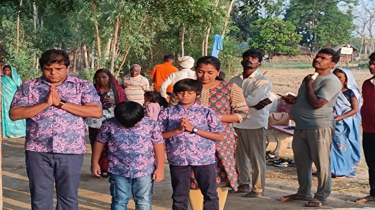 Gonda News : पूर्वजों ‌से मिलने मनकापुर पहुंचे फिजी देश के डिप्टी उच्चायुक्त 