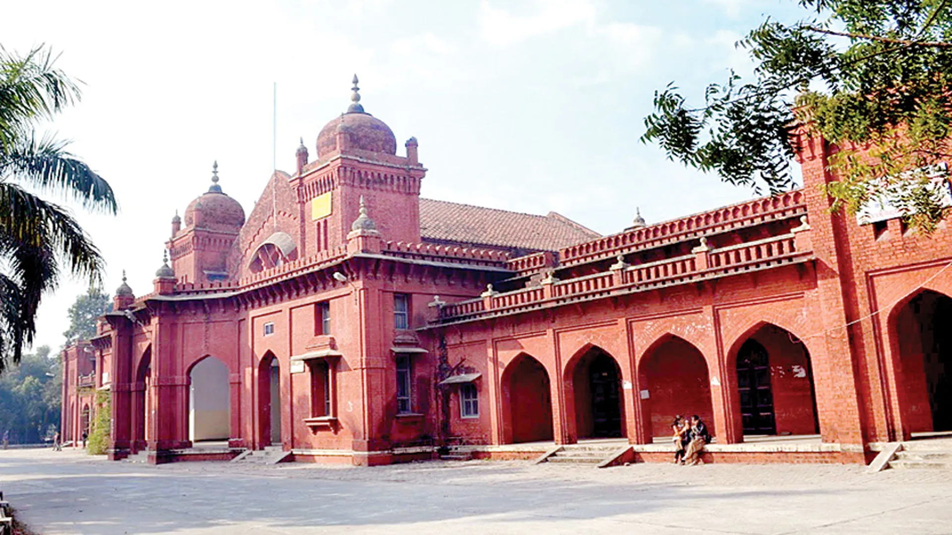 Bareilly: 'चार कत्ल किए हैं, पांचवां भी कर दूंगा'...नकल करने से रोका तो शिक्षक को धमकी