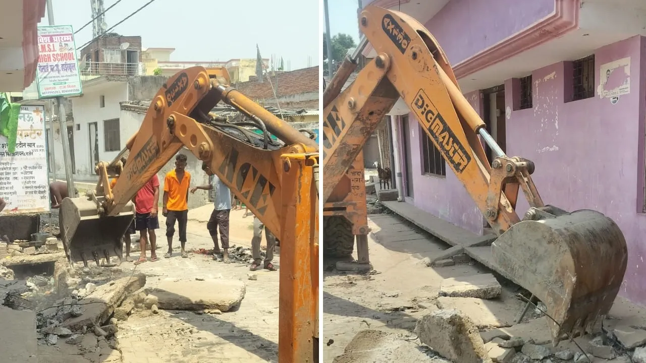 नगर पंचायत का एक्शन : सड़कों पर बने अवैध लिंटर-रैंप को बुलडोजर से हटाया