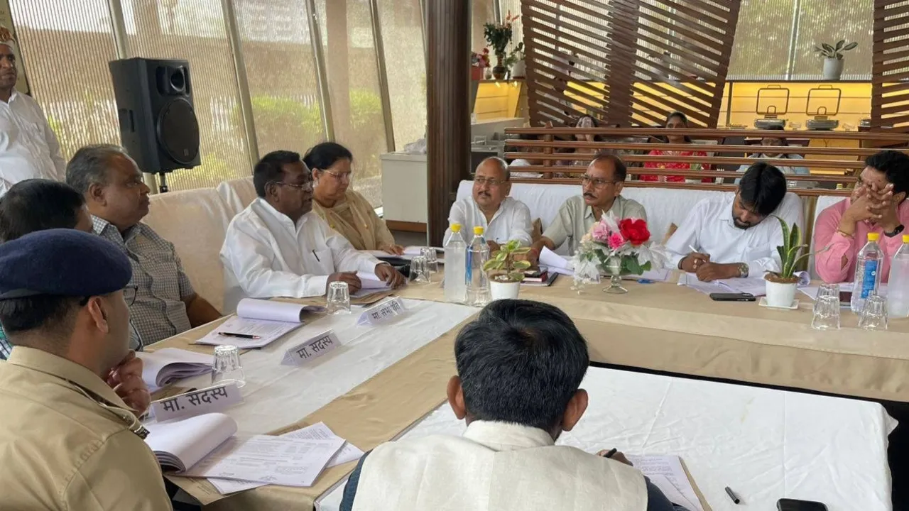 Barabanki : मानक विपरीत नमूनों से संबंधित प्रतिष्ठानों के खिलाफ हो सख्त कार्रवाई