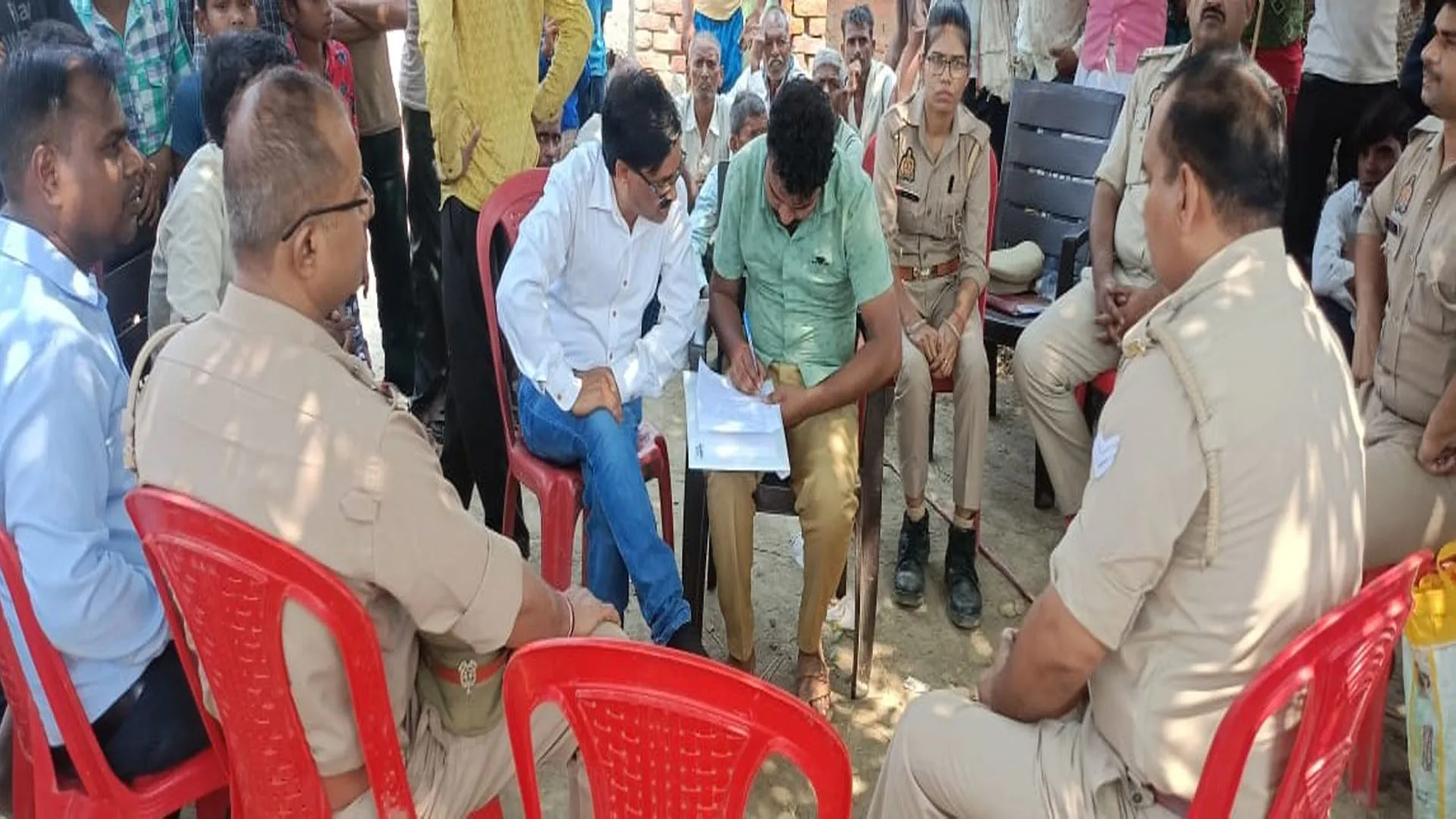 बदायूं: गांव में होने वाला था कच्ची उम्र के किशोरों की विवाह...चाइल्ड लाइन टीम ने पहुंचकर रुकवाया