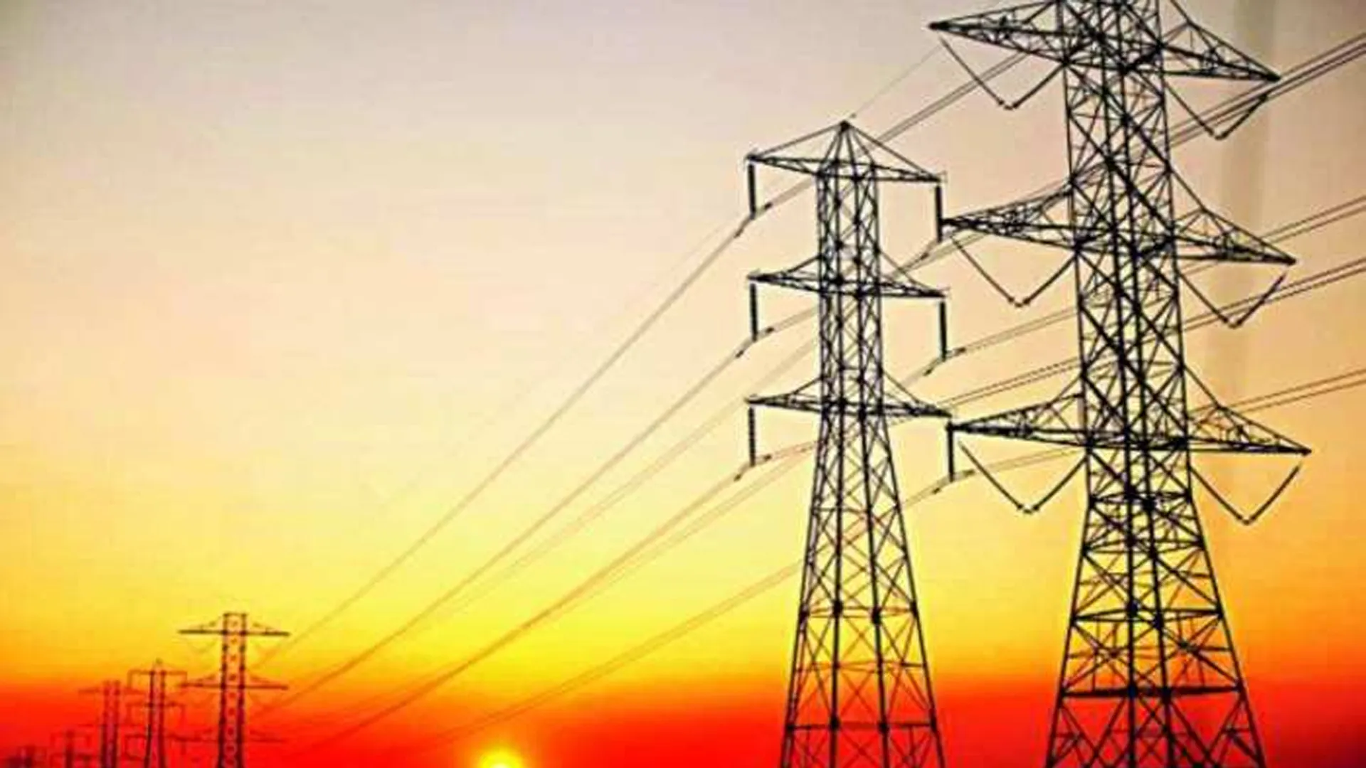 Bareilly: शहर में बिजली संकट...समय पर ठीक नहीं हो रहे फाल्ट