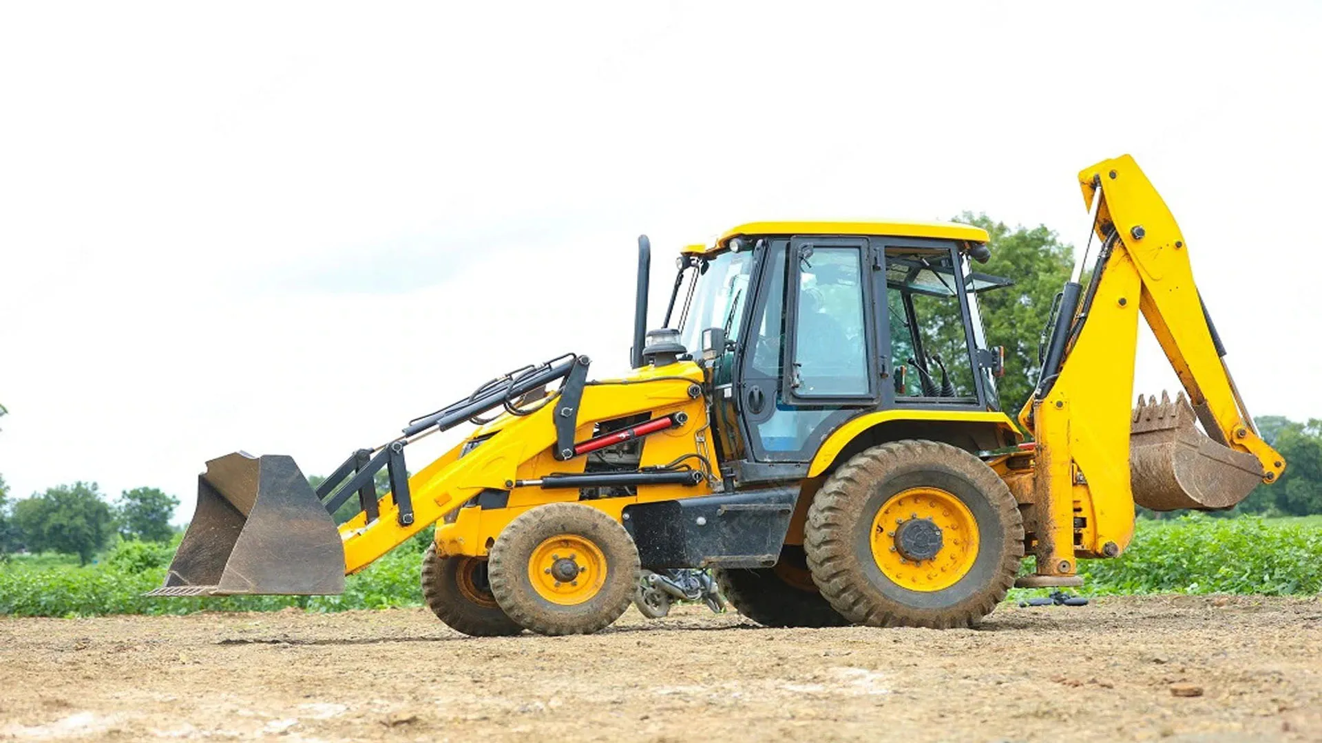 मुरादाबाद: सोनकपुर और मिलक में अवैध प्लॉटिंग पर चला MDA का बुलडोजर