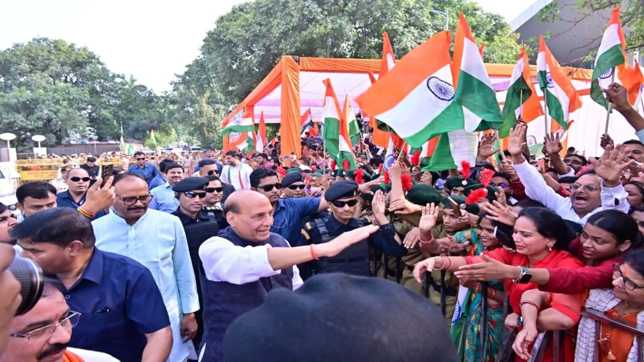 ऑपरेशन सिंदूर के बाद पहली बार लखनऊ पहुंचे राजनाथ सिंह, कहा- भारतीय सेना ने एक कुशल डॉक्टर और सर्जन की तरह किया काम