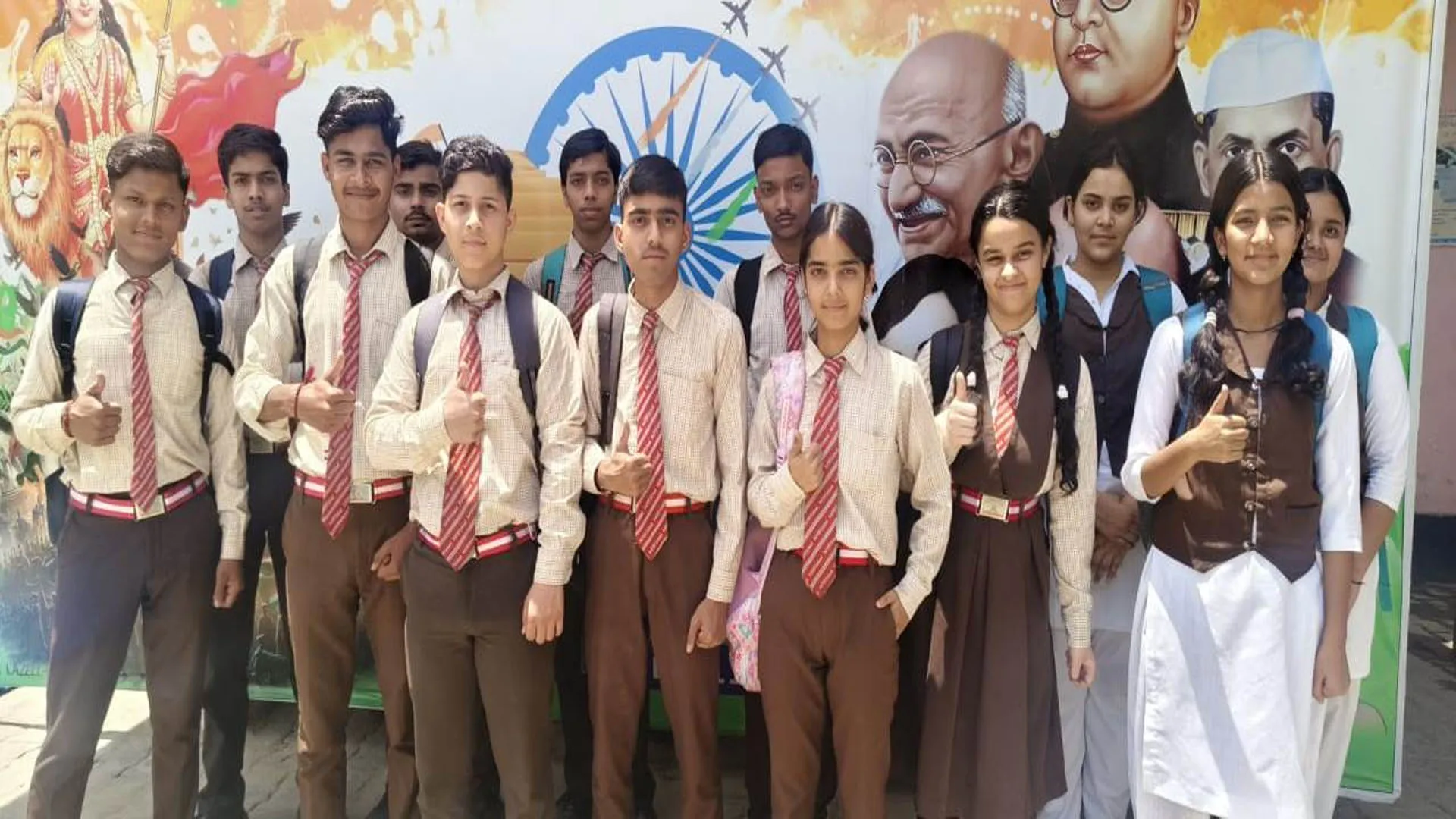 कासगंज: CBSE इंटर और हाईस्कूल का Result आते ही खिले होनहारों के चेहरे