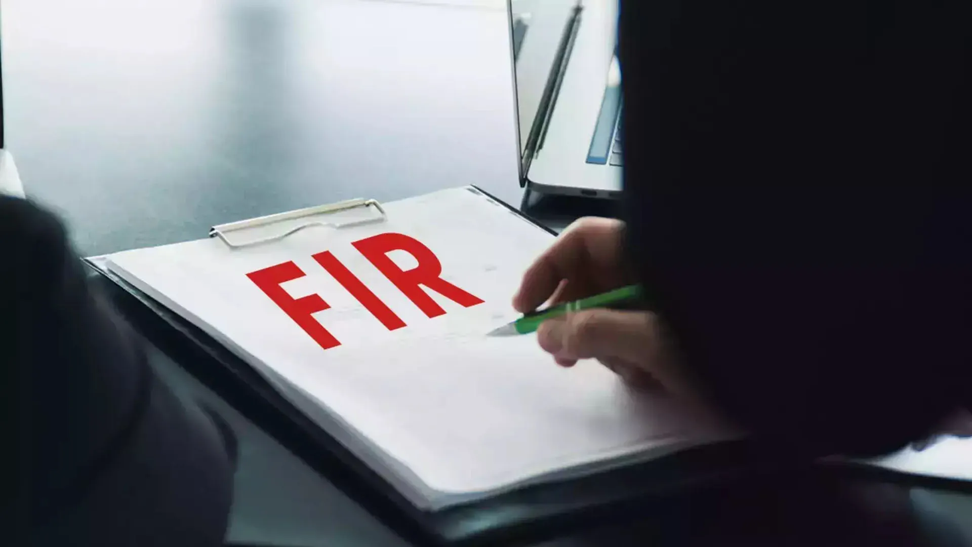 Bareilly: शराब पीकर मां को पीटता था बाप...बेटे ने थाने पहुंचकर पिता पर कराई FIR