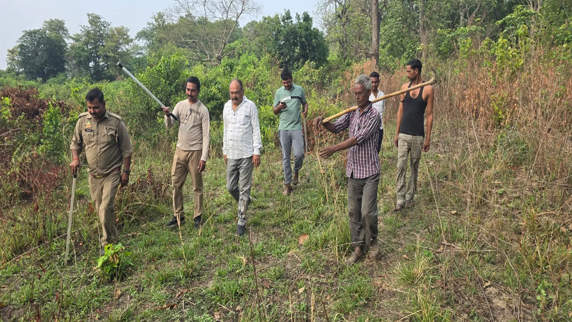 शाहजहांपुर: छापाबोझी में बाघ की लोकेशन को वन विभाग ने की कांबिंग