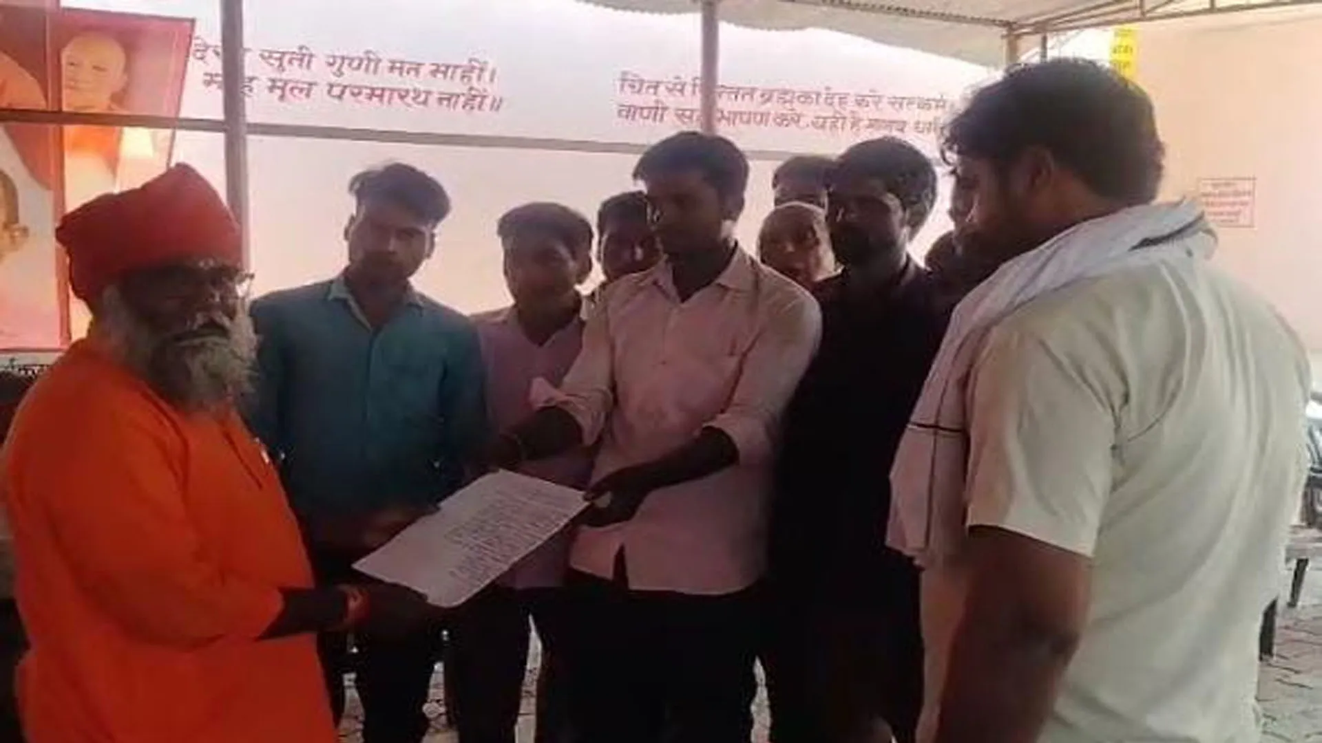 पीलीभीत: मैजिक चालक विधायक से लगा रहे थे दरोगा को हटाने की गुहार...इधर हो गए कई और चालान