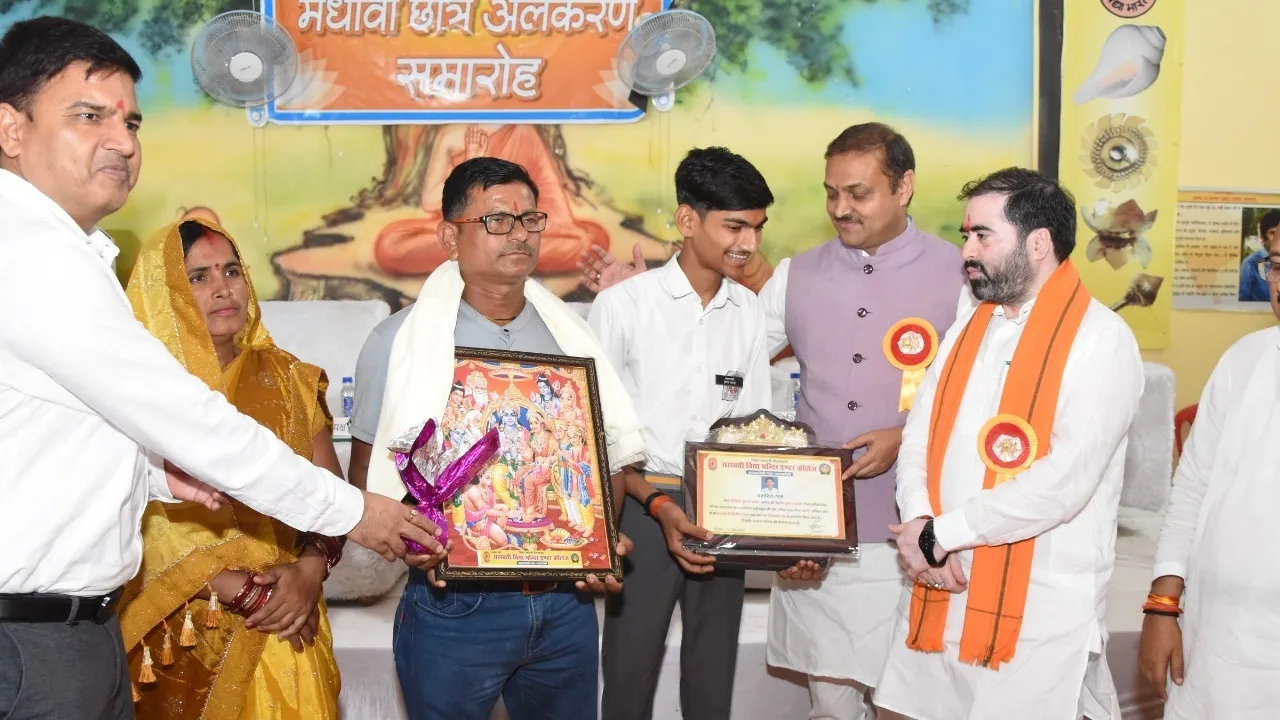 सतीश शर्मा (1)