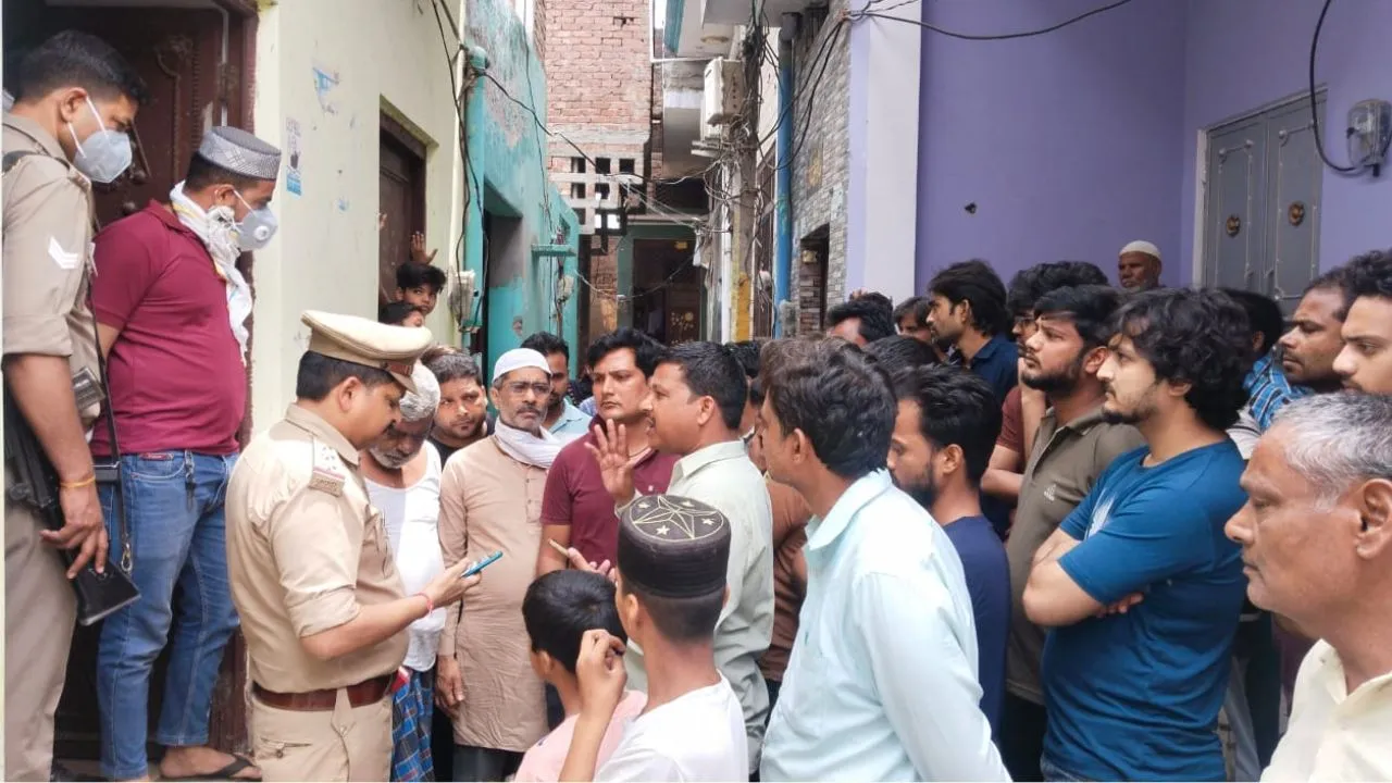 अमरोहा: ई रिक्शा चालक की हत्या कर बेड में छुपाया शव, बदबू आने पर लोगों ने पुलिस को दी सूचना