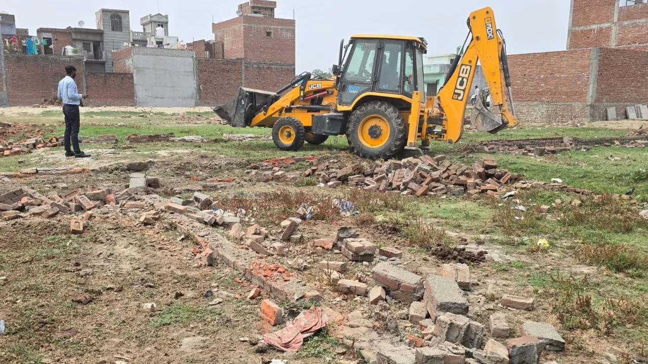बरेली में बीडीए की बड़ी कार्रवाई, चार अवैध कॉलोनियों पर चला बुलडोजर