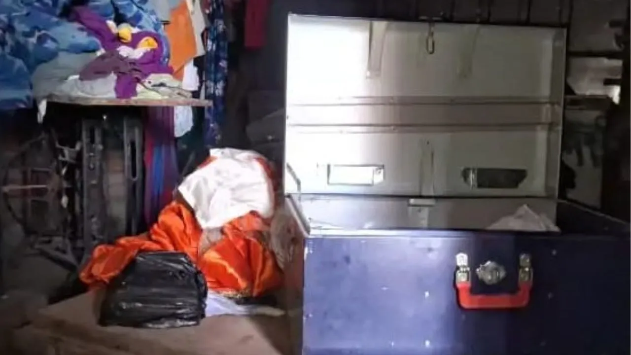 लखीमपुर खीरी: सोते रहे घरवाले, चोर ले उड़े 1.80 लाख की नकदी और जेवर