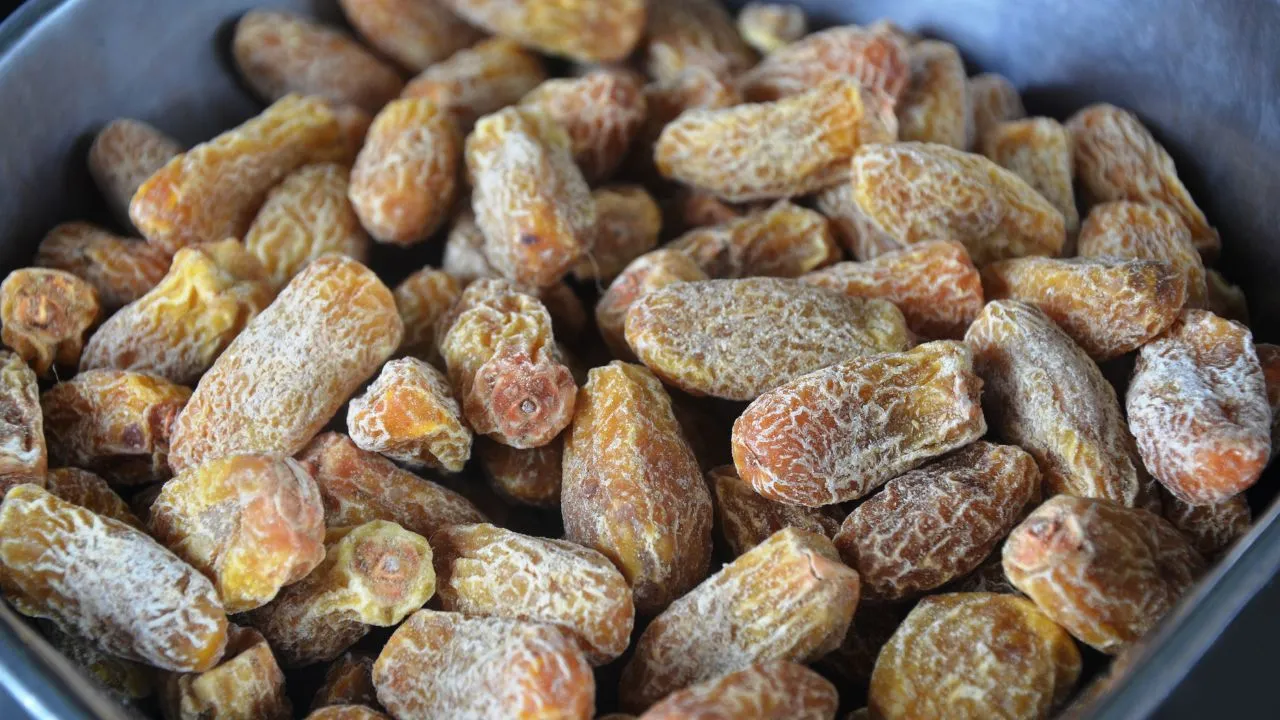 बरेली: पाकिस्तान से छुआरा और ड्राई फ्रूट का आयात हुआ बंद, कीमतों में बढ़ोतरी