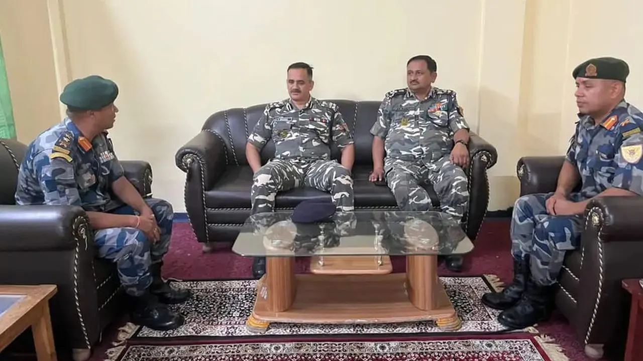 लखीमपुर खीरी: गौरीफंटा बॉर्डर पर एसएसबी उपमहानिरीक्षक ने किया निरीक्षण, सीमा की गतिविधियों पर बढ़ाई निगरानी