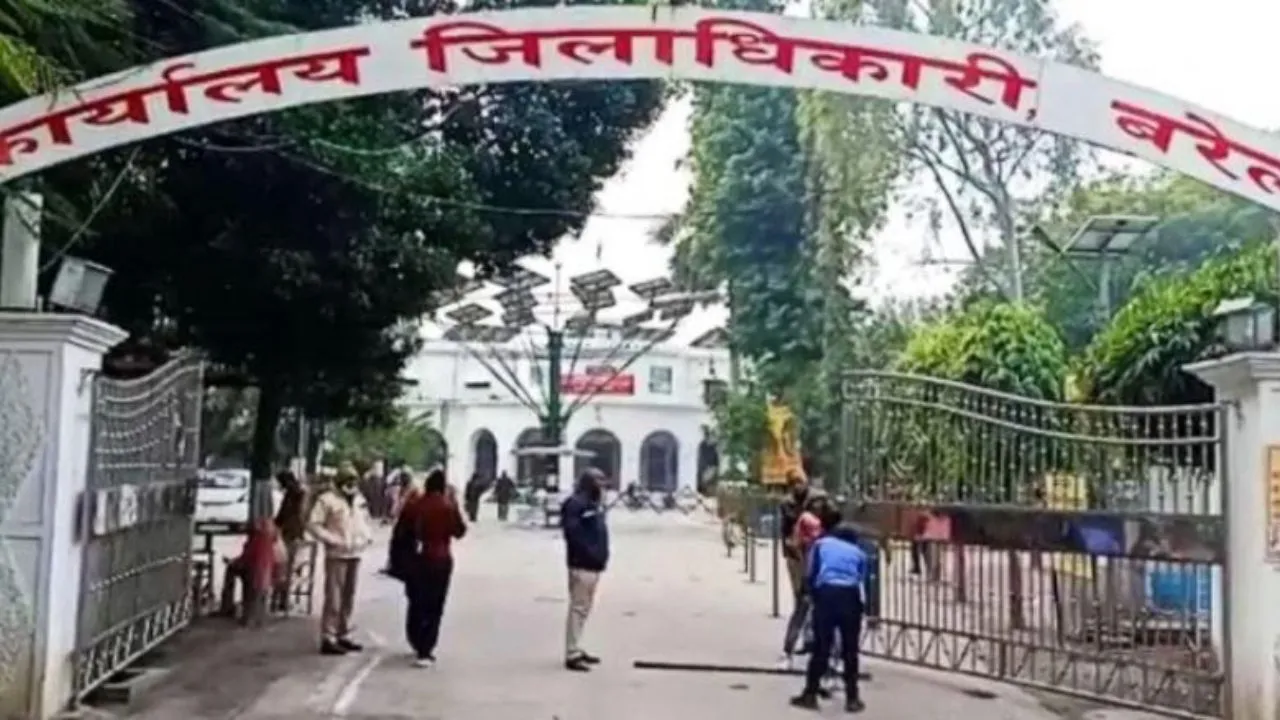 बरेली में ब्लैक आउट के बाद अब कंट्रोल रूम भी तैयार, हर शिफ्ट में तैनात कर्मचारी