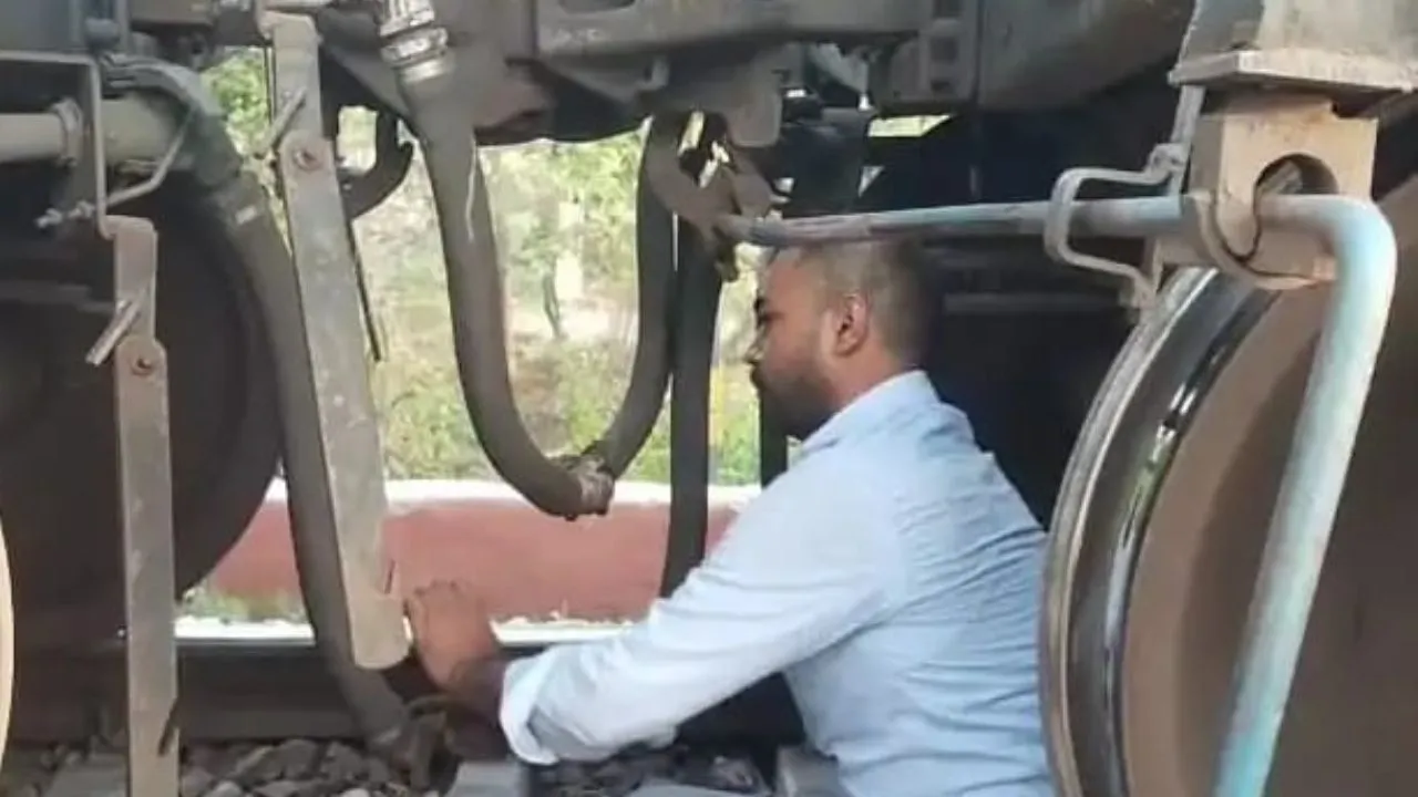 मुरादाबाद: कपलिंग टूटने से दो हिस्सों में बटी मालगाड़ी, आधा घंटे प्रभावित हुआ रेल संचालन 