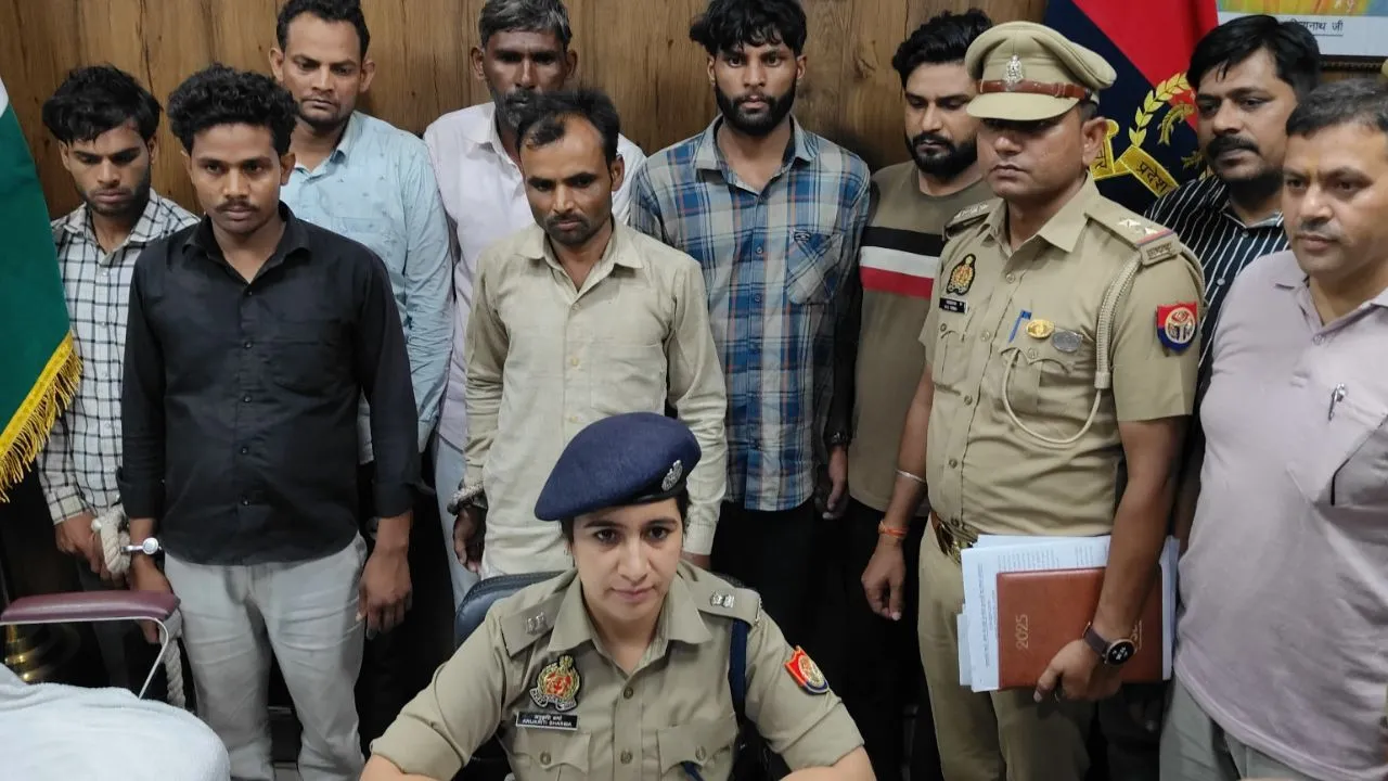 संभल: धन की हवस में अपनों को मारा, बीमा के पैसों से मंदिर में चढ़ाया चढ़ावा