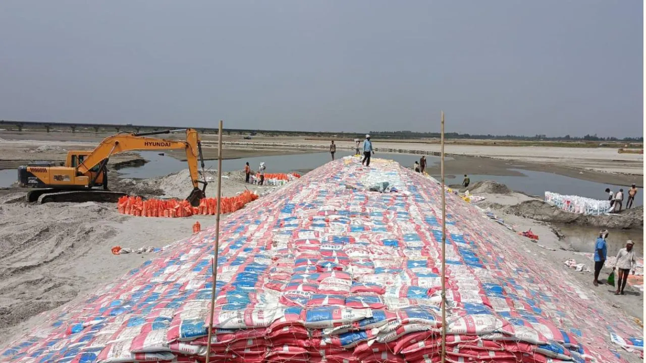 कासगंज: बाढ़ विभीषिका से पटियाली तहसील के गांवों को बचाने की कवायद