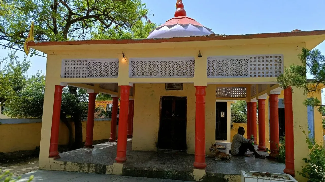 कासगंज: छोटी माता मंदिर से फिर घंटे चोरी...स्थानीय लोगों में फैला आक्रोश