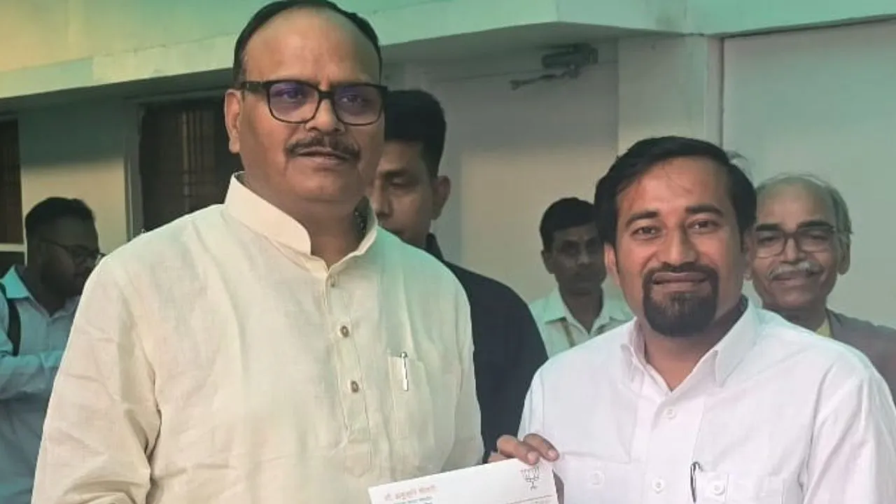 अमरोहा: डिप्टी सीएम से मिले अभिनव कौशिक, पीएचसी सैदनगली को सीएचसी बनवाने की मांग